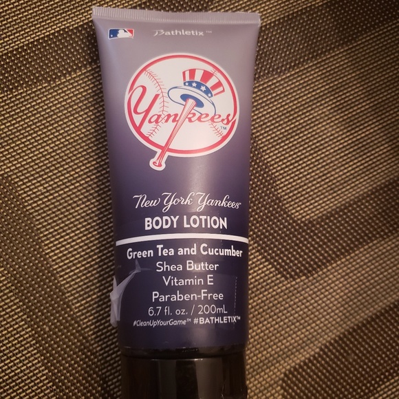 YANKEES MEN Green Tea and Cucumber Lotion -Clean Up Your Game - Picture 1 of 1